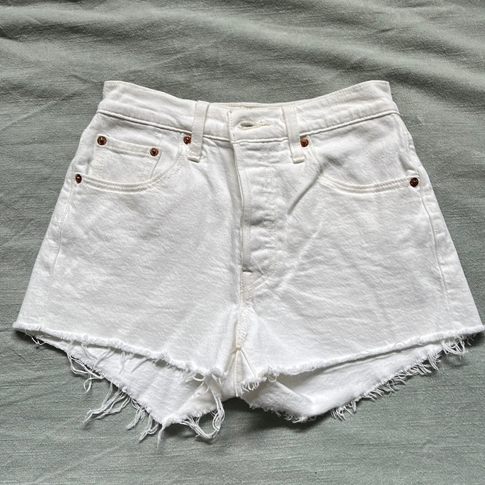 Levi White Button Up Shorts Size 25